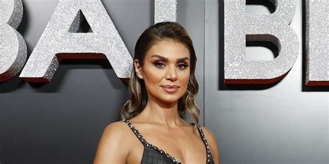 versace queen zeina